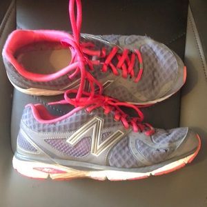 New Balance Woman’s Size 9 RevLite Sneakers